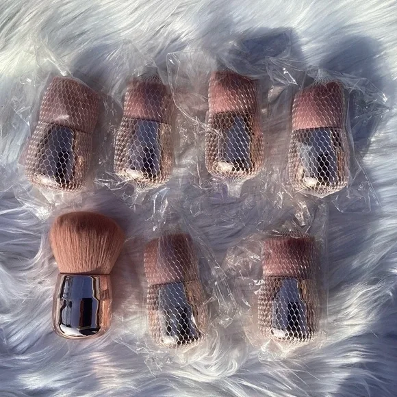 NEW Kabuki Makeup Brush Pink Travel Brush - Picture 4 of 7